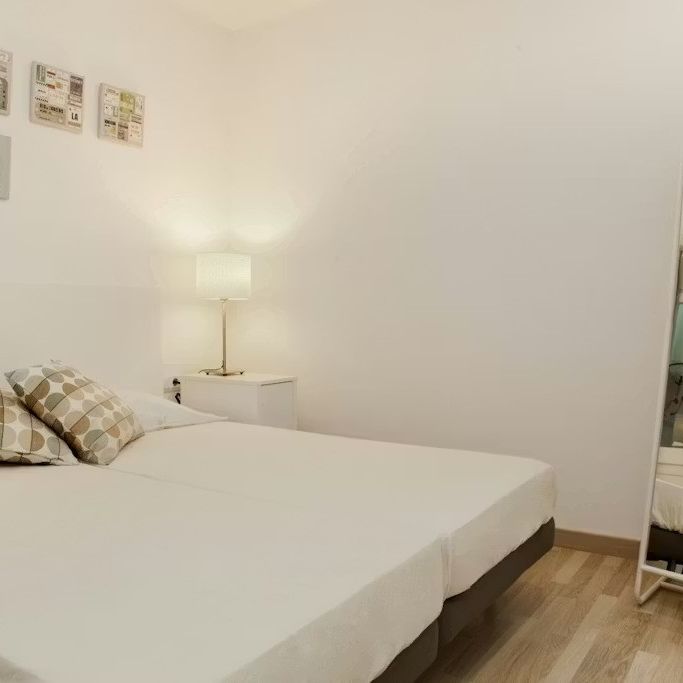 Carrer de Roger, Barcelona, Catalonia 08028 - Photo 1