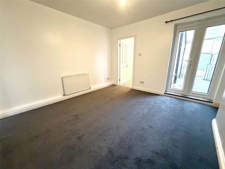Springfield Gardens, Ilkeston, Derbyshire, DE7 - Photo 3