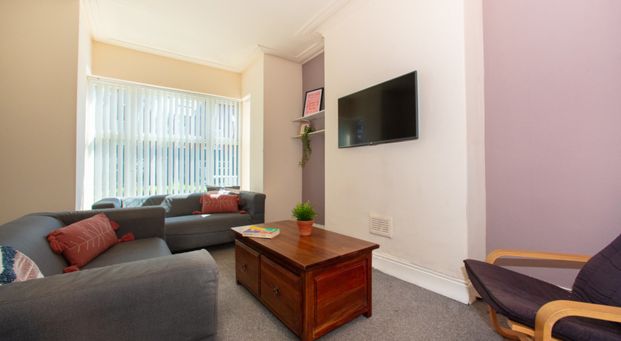 47 Headingley Avenue, Headingley, Leeds, LS6 3ER - Photo 1