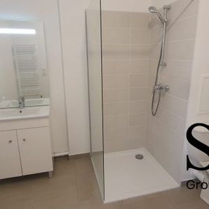 T2 AVEC LOGGIA ET PARKING - Photo 2