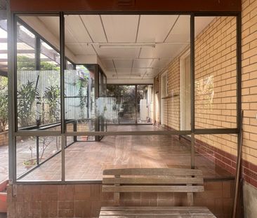 Family Home with Pool - Photo 5