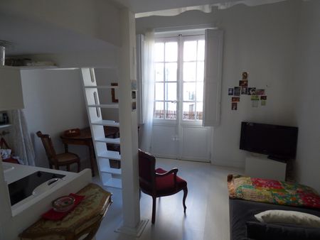 AVIGNON INTRA MUROS: Très beau studio climatisé en duplex au coeur du Centre Historique - Photo 2