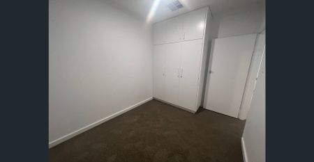 Position Perfect - 6 month lease - Photo 2