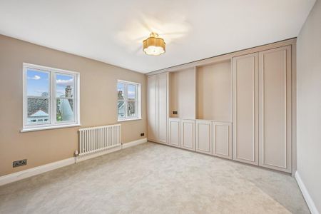 4 bedroom end of terrace house to rent - Photo 5