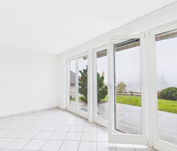 Beautiful 4.5-room single-family house with garden in Ottenbach - Photo 1