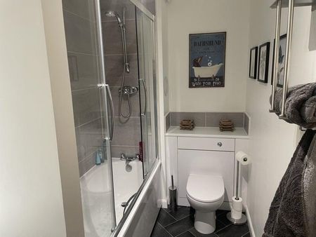 2 bedroom flat to rent - Photo 4