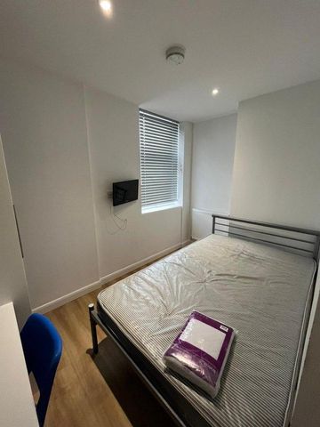 2 bedroom flat to rent - Photo 3