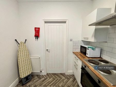1 bedroom flat to rent - Photo 5