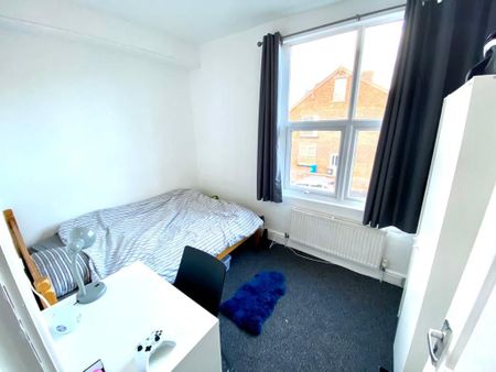 4 bedroom house share to rent - Photo 4