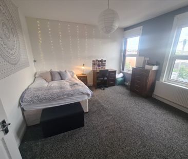6 Bed - 14 Ashville View, Hyde Park, Leeds - LS6 1LT - Student - Photo 4