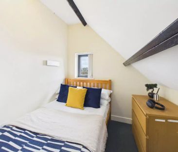 5 Bedroom House - Photo 6