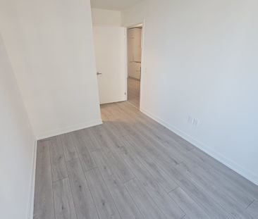 For Lease - 1 Fairview Road Unit# 309, Mississauga, Ontario - Photo 3