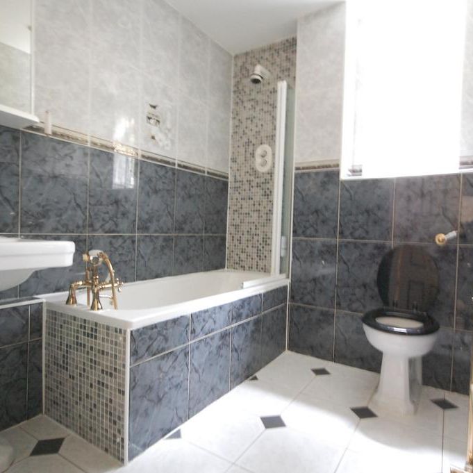 4 bedroom townhouse to rent - Photo 1