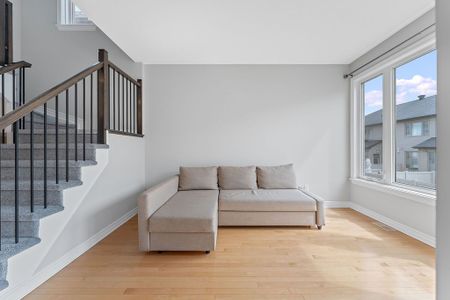 For Lease - 116 Popplewell Crescent, Barrhaven, Ontario - Photo 2