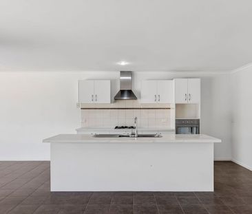 Comfortable Family Living in Brookfield - Photo 5