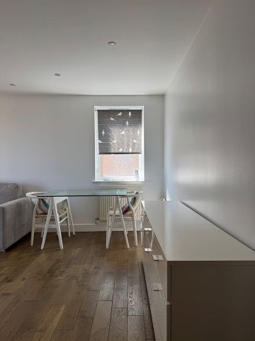 2 Bed Flat, Settlers Court, E14 - Photo 4