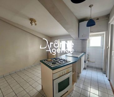 Location Appartement 3 pièces 91m² VALENCE 26000 - Photo 2