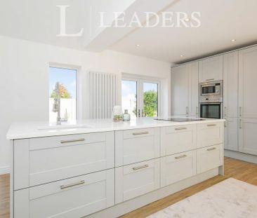 4 bedroom bungalow to rent - Photo 3