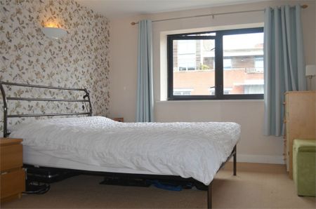 Watermarque Apartments, 100 Browning Street, BIRMINGHAM - Photo 2