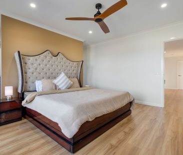 Luxurious Family Home! - Photo 6