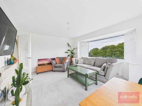 North Leas Avenue, Scarborough - Photo 1