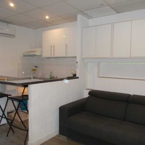 Location / Studio meublé - Photo 2
