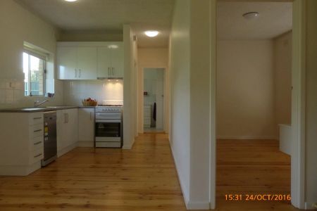 Updated home unit in popular lifestyle locale - Photo 4