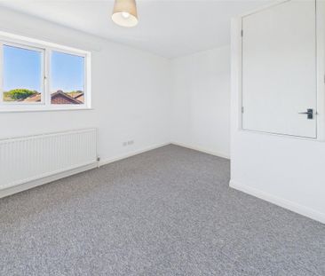 2 bedroom end of terrace house to rent - Photo 6