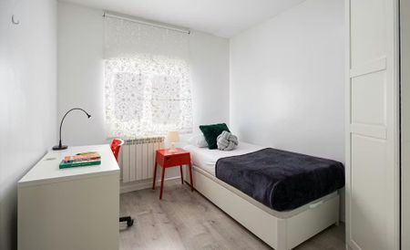 Calle Berruguete, Madrid, Community of Madrid 28039 - Foto 2