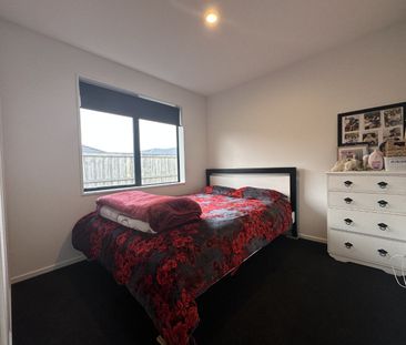 64 Oaks Drive, Lincoln - Photo 4