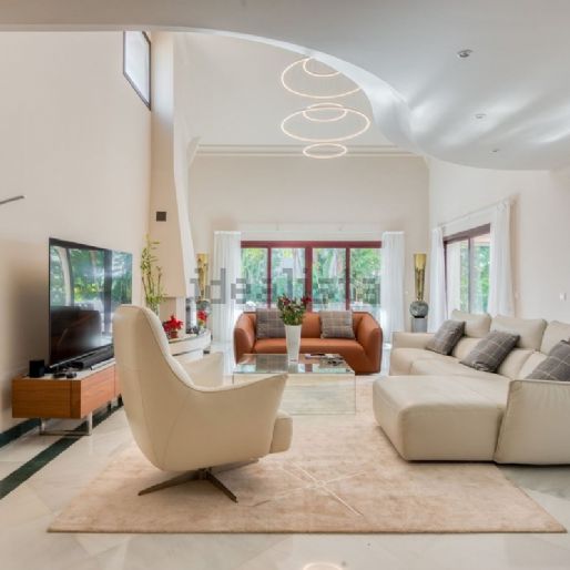 5 Bedroom Villa For Rent in Los Flamingos, Málaga - Photo 1