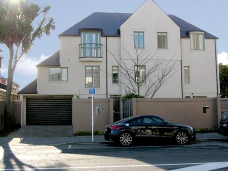 Spacious Apartment by Art Gallery & Hagley Park - Photo 5