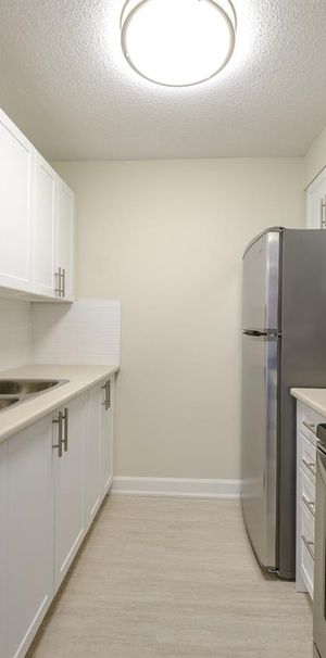 The Huron Apartments - Photo 1