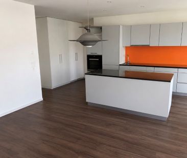 Moderne 2.5-Zimmer-Wohnung mit Balkon in Reinach BL - Photo 3