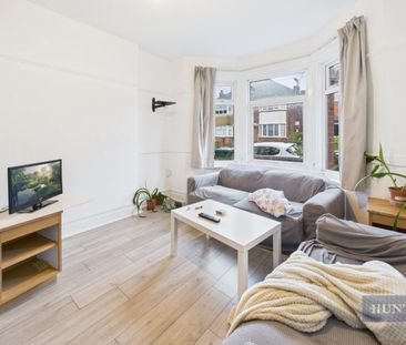 4 bedroom House To Let - Photo 2