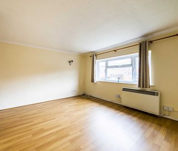 1 bed Maisonette for rent - Photo 2