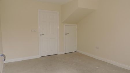 4 bedroom townhouse to rent - Photo 2