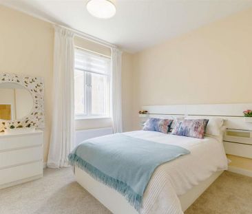 3 bedroom end of terrace house to rent - Photo 6