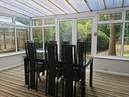 8 bedroom detached house to rent - Photo 3