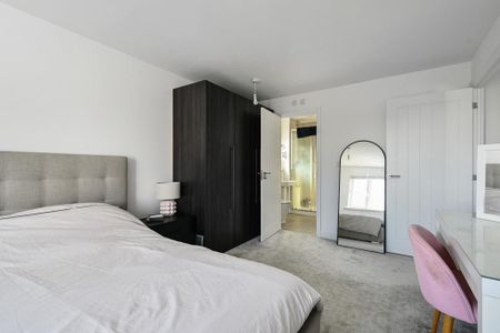 4 bedroom detached house to rent - Photo 5