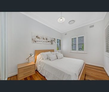 Robust residence nestled in one of Normanhurst's premier streets - Photo 2