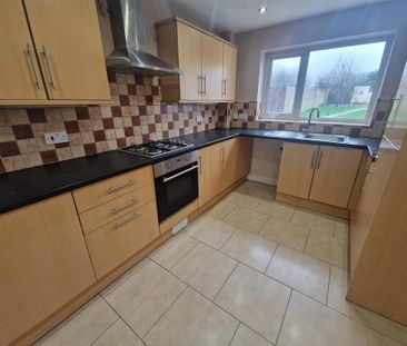 4 bedroom detached house to rent - Photo 5