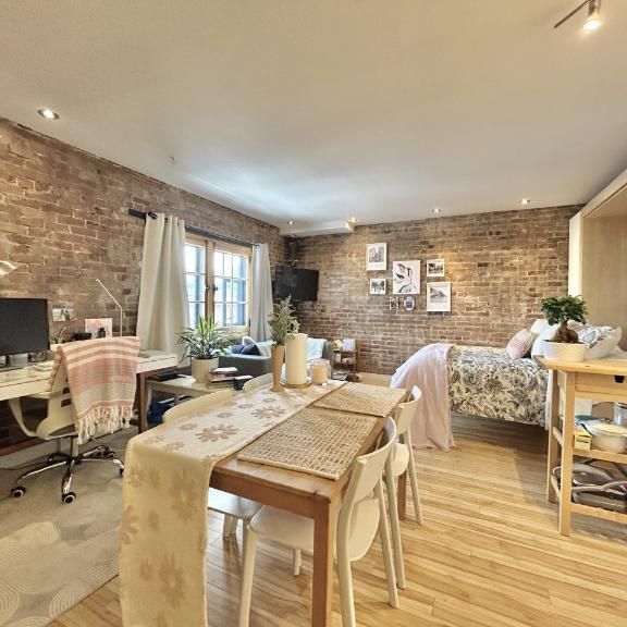 Loft entièrement meublé à louer Vieux-Québec juillet 2026 - Photo 1