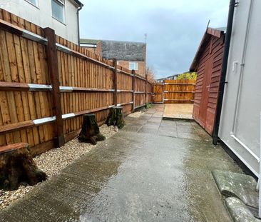 High Street, Aldershot, GU12 - Photo 1