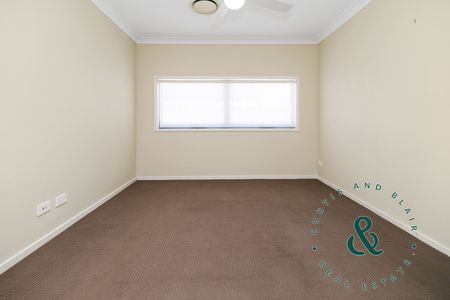5 Harrow St, Thornton NSW 2322 - House For Rent | Domain - Photo 5