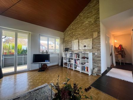 HIGH-QUALITY FURNISHED LIVING OASIS IN A QUIET LOCATION - Photo 2