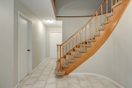 For Lease - 265 Mississaga Street, Oakville, Ontario - Photo 5