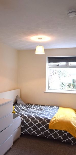 Large Double room-Horfield-Close to Hospital - Photo 1