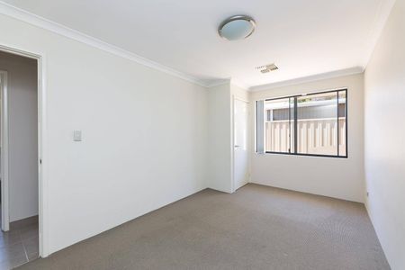 Street-Front 4x2 Comfort Opposite Parkland Living - Photo 4