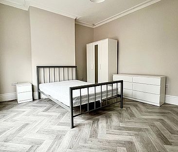 Newly renovated 5 Bedroom House - Photo 1